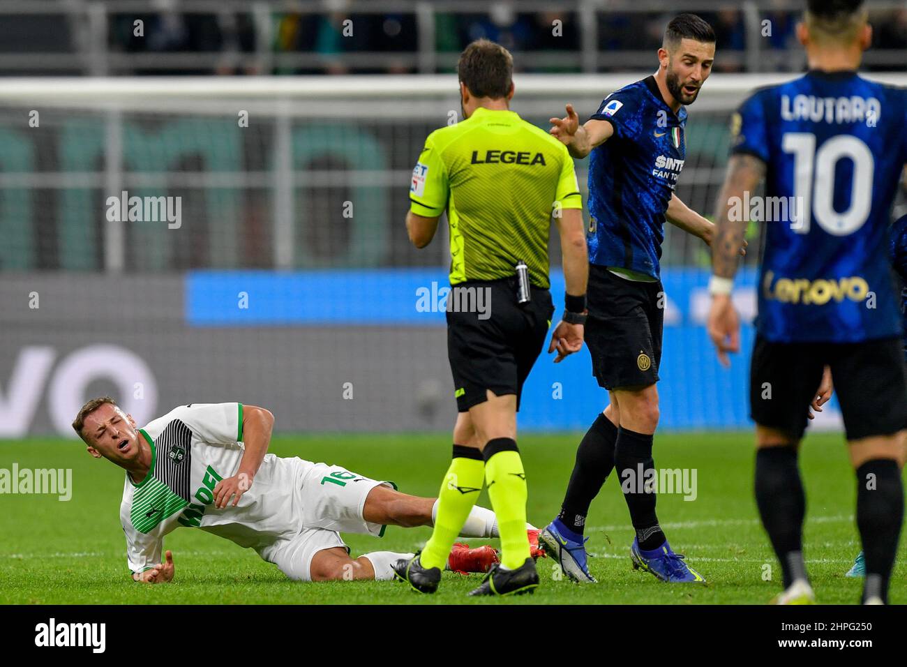 Milan, Italie. 20th févr. 2022. Davide Frattesi (16) de Sassuolo vu dans la série Un match entre Inter et Sassuolo à Giuseppe Meazza à Milan. (Crédit photo : Gonzales photo/Alamy Live News Banque D'Images