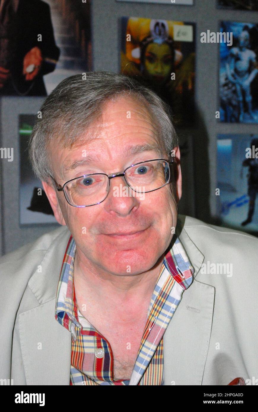 John Leeson (John Francis Christopher Ducker) est un acteur de scène, de voix et de vin anglais connu pour Bunkle in Rainbow et K9 in Doctor Who. Banque D'Images