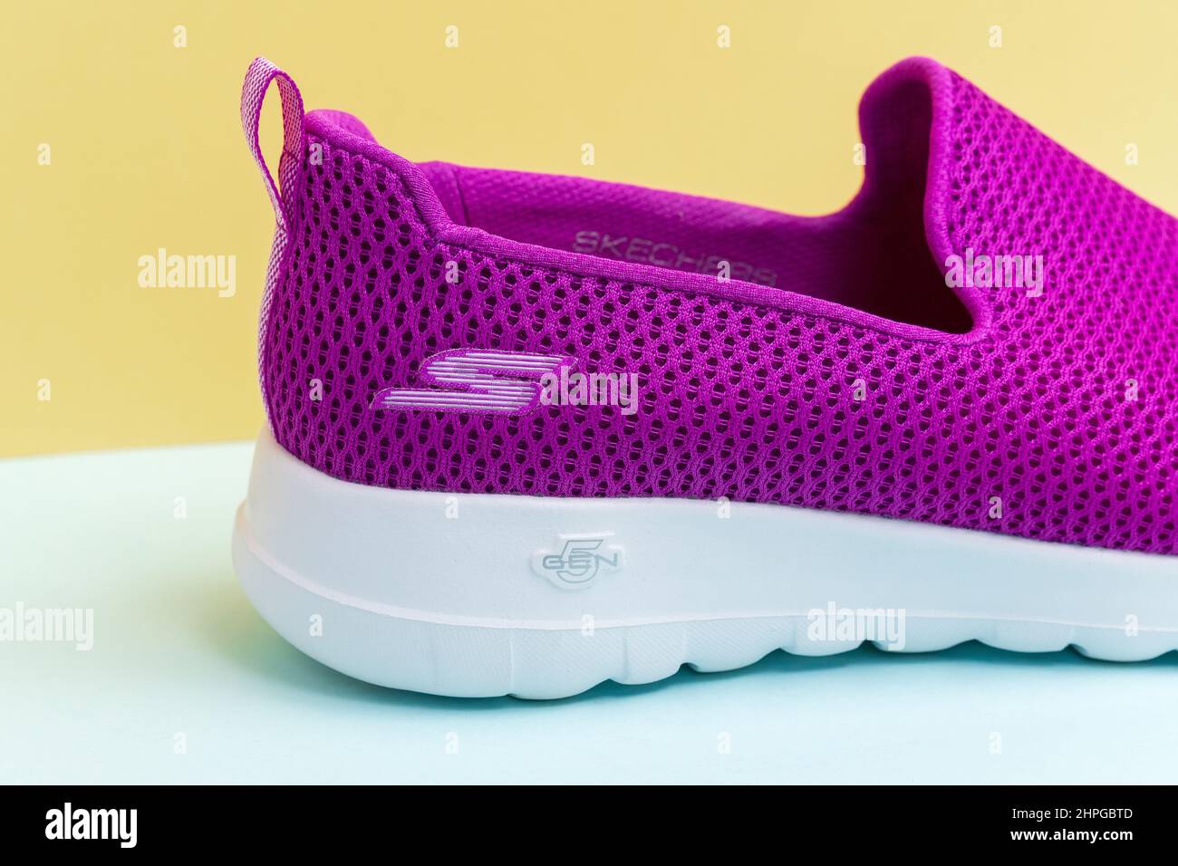 Tyumen Russie 14 octobre 2021 Chaussures enfiler pour femmes