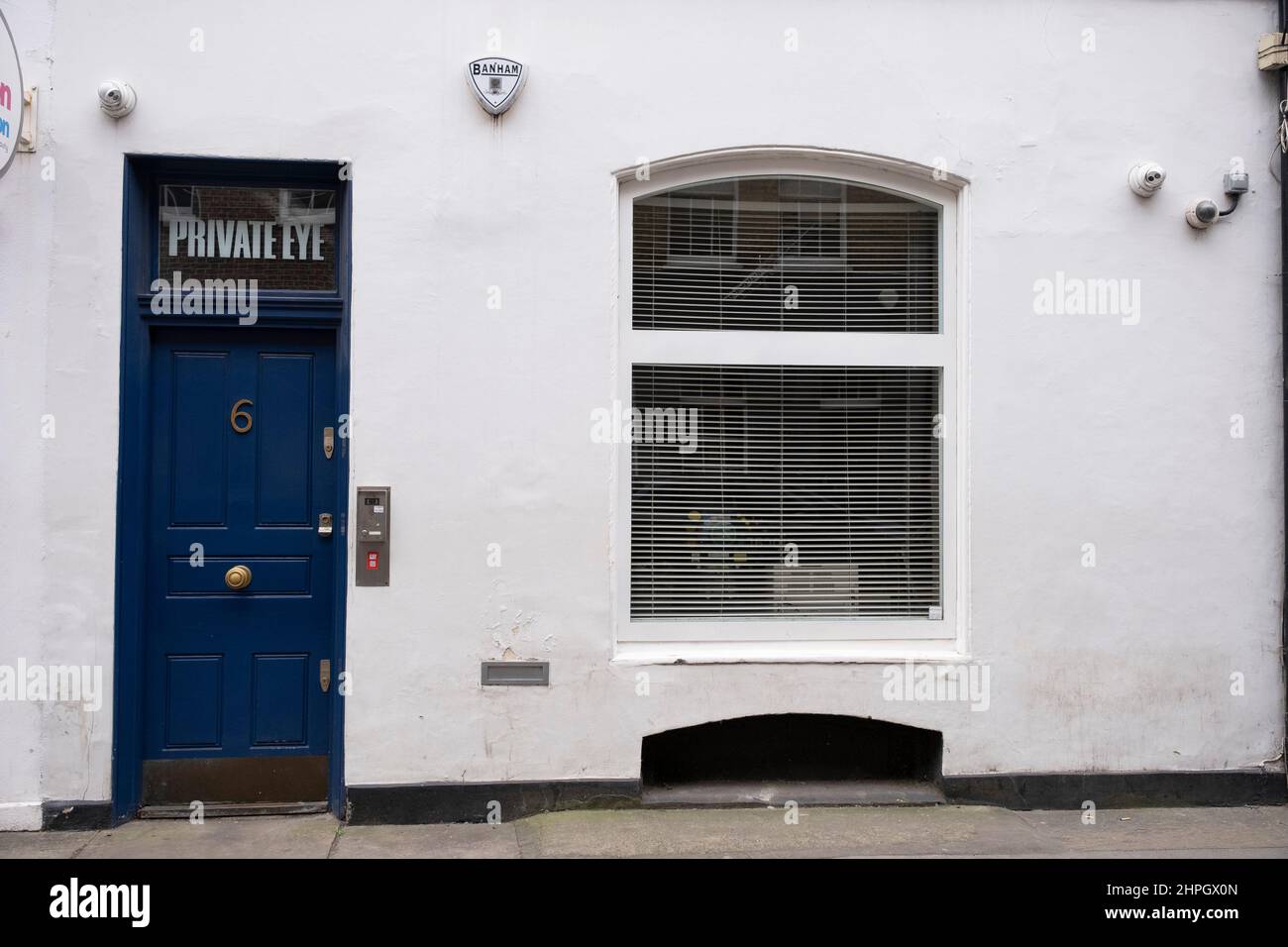 Bureaux du magazine Private Eye à Soho le 3rd février 2022 à Londres, Royaume-Uni. Private Eye est un magazine britannique bimensuel satirique et d'actualité, fondé en 1961. Il est publié à Londres et est édité par Ian Hislop depuis 1986. La publication est largement reconnue pour ses critiques importantes. Banque D'Images