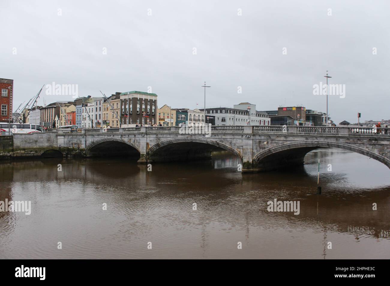 Christy Ring Bridge traversant la rivière Lee, Cork City. Irlande. Banque D'Images