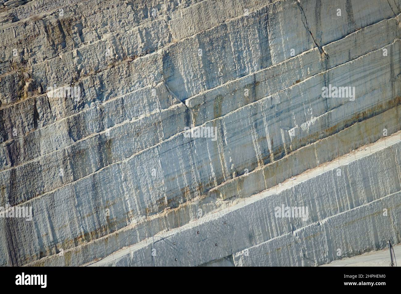 Carrière pour l'extraction de la pierre de Luserna, une roche précieuse qui est principalement utilisée pour l'extérieur dans le pavage et le revêtement, les balcons et les escaliers. Montoso, Banque D'Images