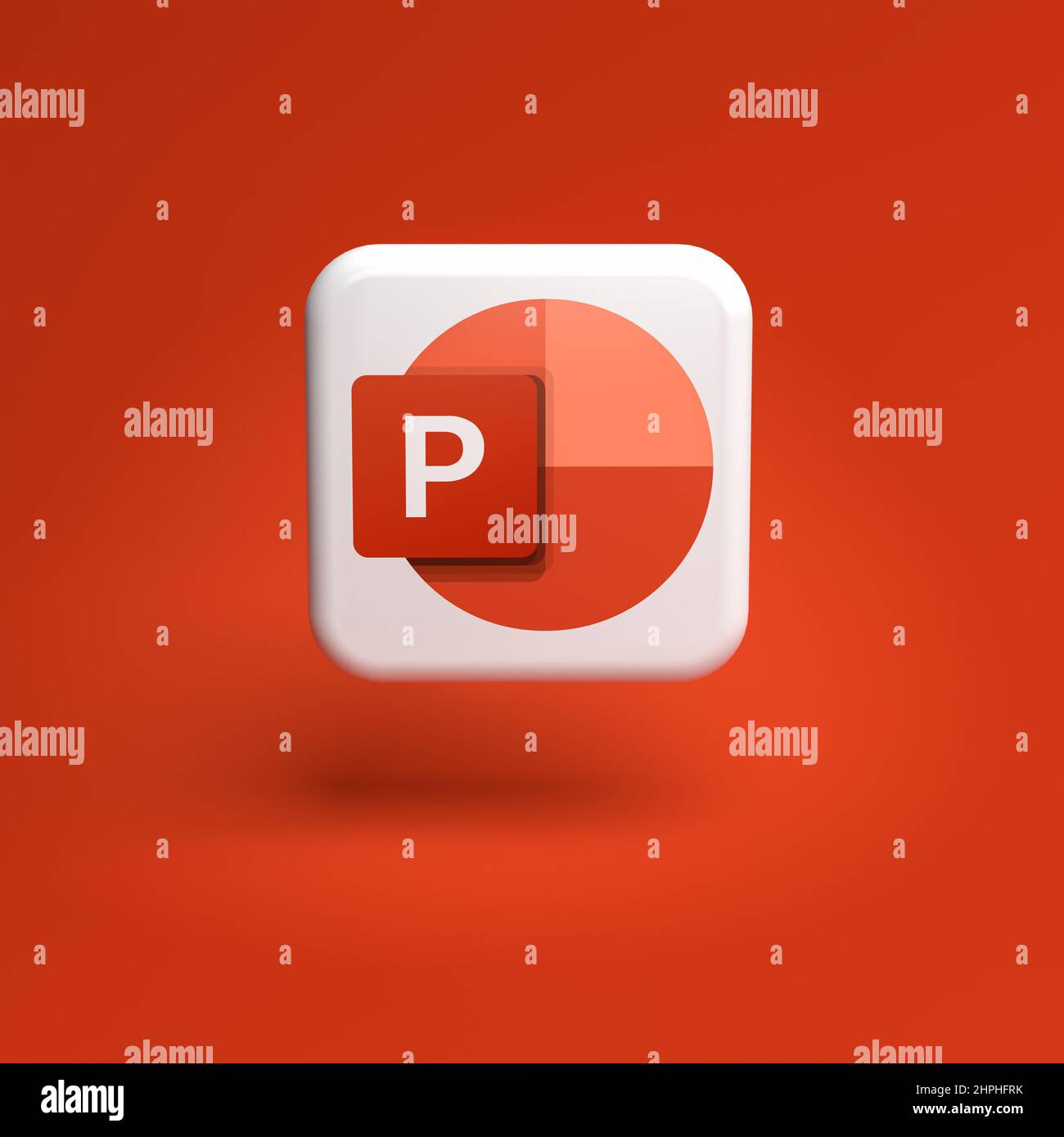 Logo du composant Microsoft Office PowerPoint sur une mosaïque survolant un arrière-plan orange transparent. Copier l'espace. Banque D'Images