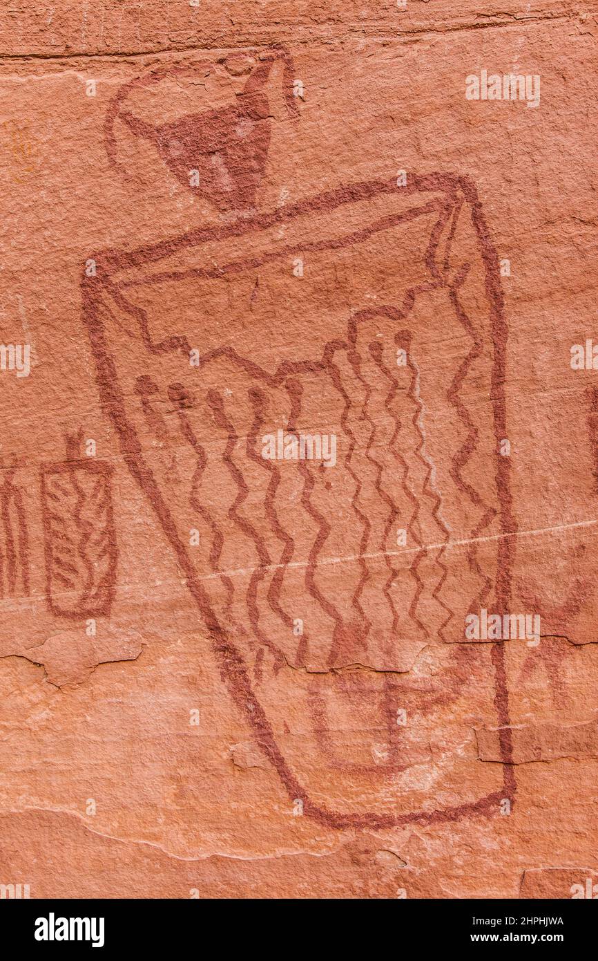 Le panneau Pictographe Flying Carpet est un panneau d'art en roche peint de style Barrier Canyon dans un canyon isolé dans le parc national de Canyonlands dans l'Utah. C'est es Banque D'Images