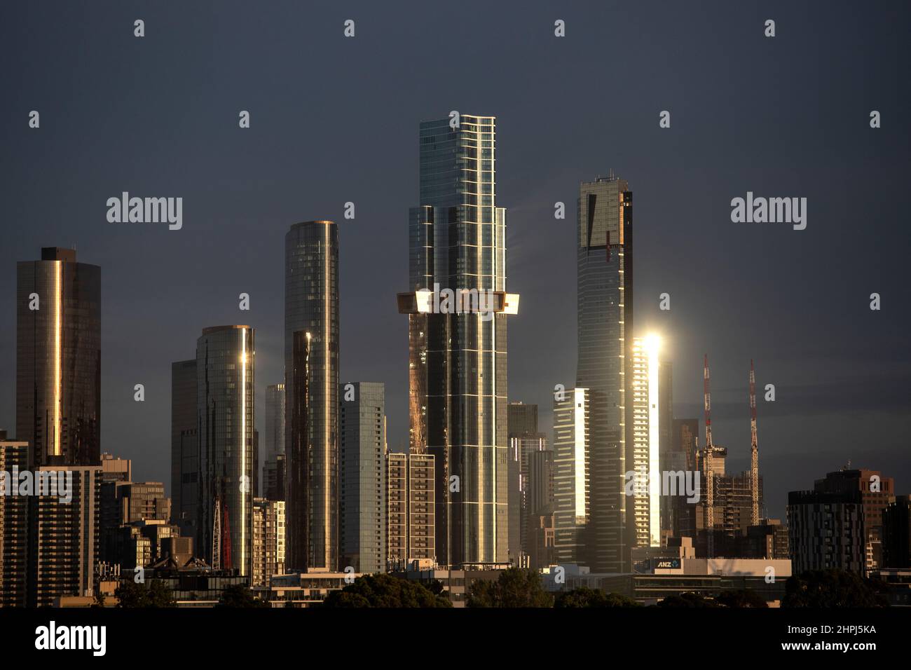 Melbourne Australie : vue sur la ville de Melbourne depuis le lac Albert Park. Banque D'Images