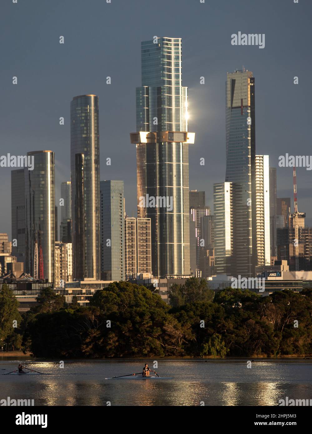 Melbourne Australie : vue sur la ville de Melbourne depuis le lac Albert Park. Banque D'Images
