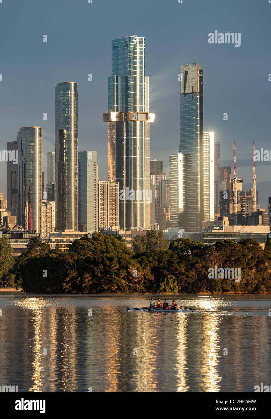 Melbourne Australie : vue sur la ville de Melbourne depuis le lac Albert Park. Banque D'Images