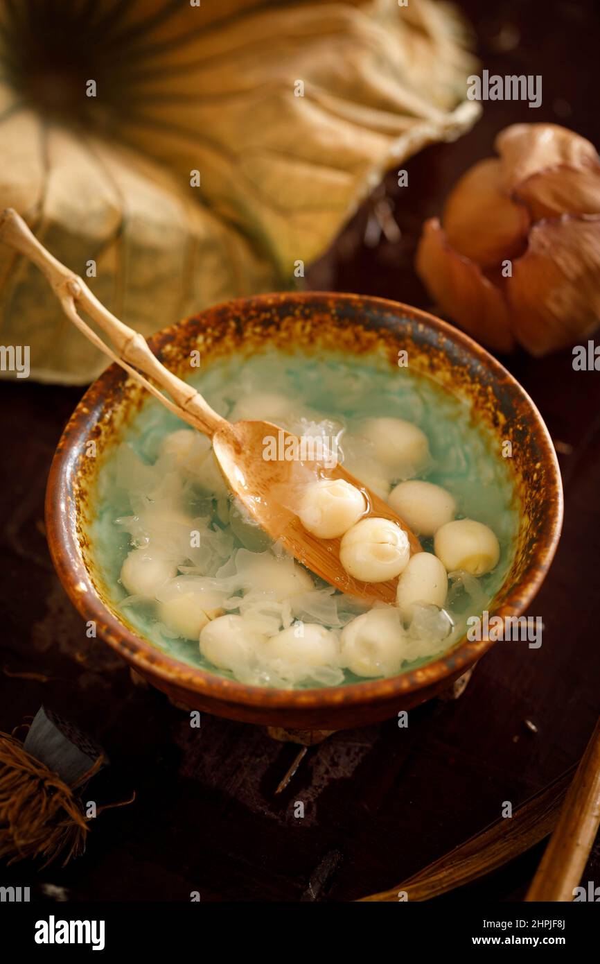 Soupe sucrée aux noix de lotus d'Osmanthus Banque D'Images