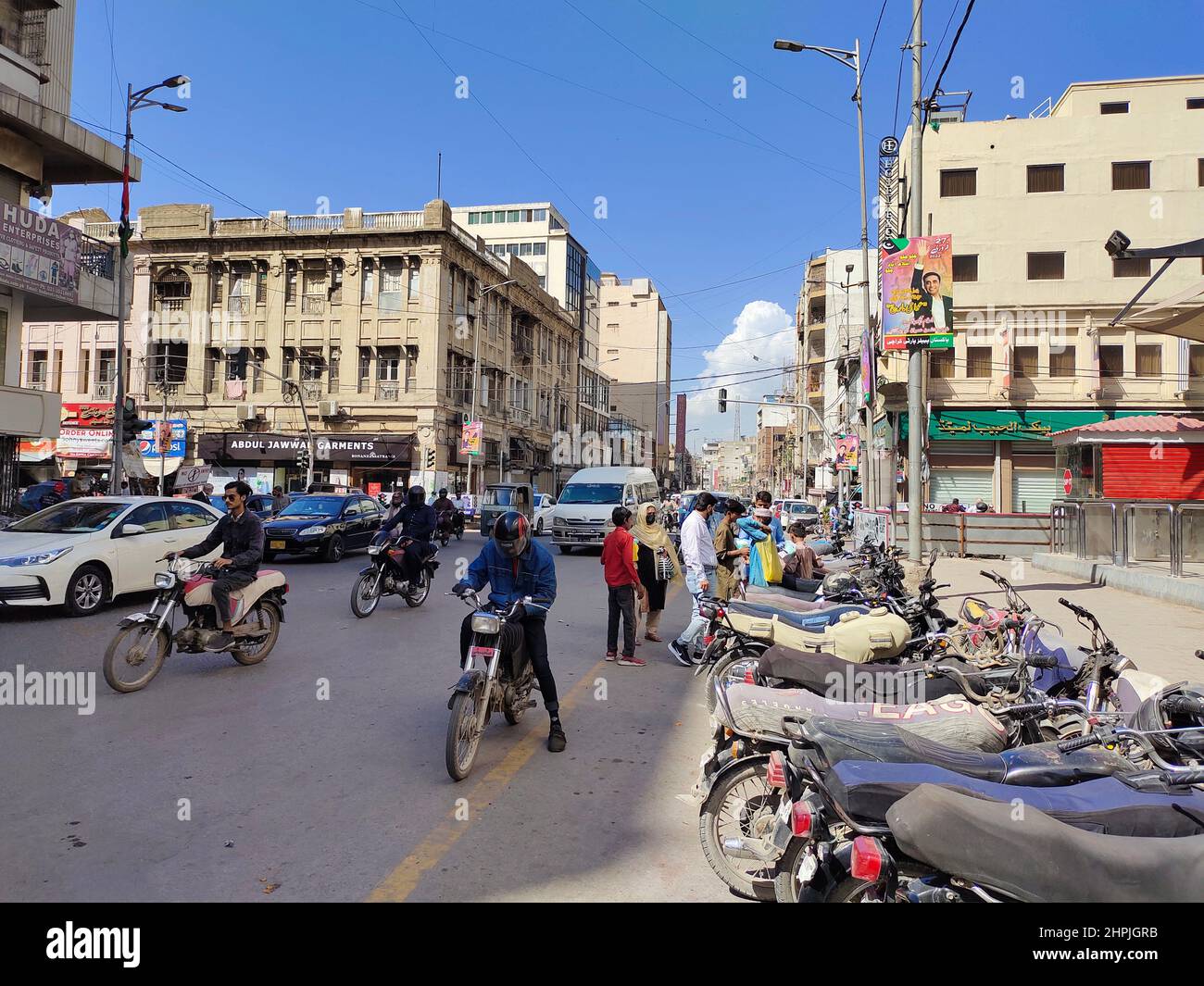 Marché de Zainab Saddar Bazar routes et circulation Banque D'Images