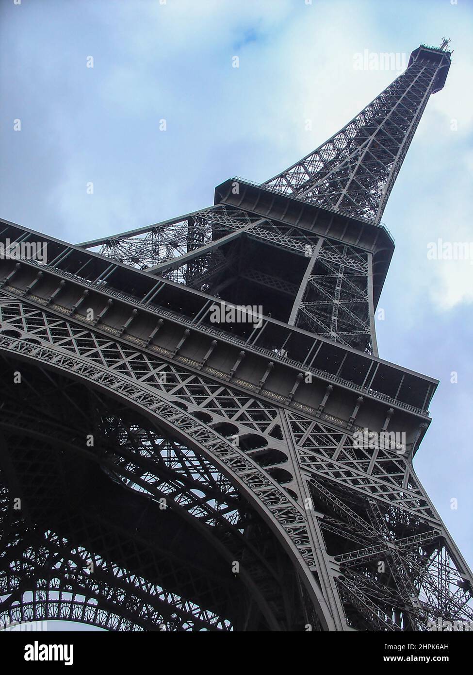 Tour Eiffel à Paris, visitez le célèbre monument en acier de Gustave Eiffel pour l'exposition internationale. Engeneering et conception. Banque D'Images