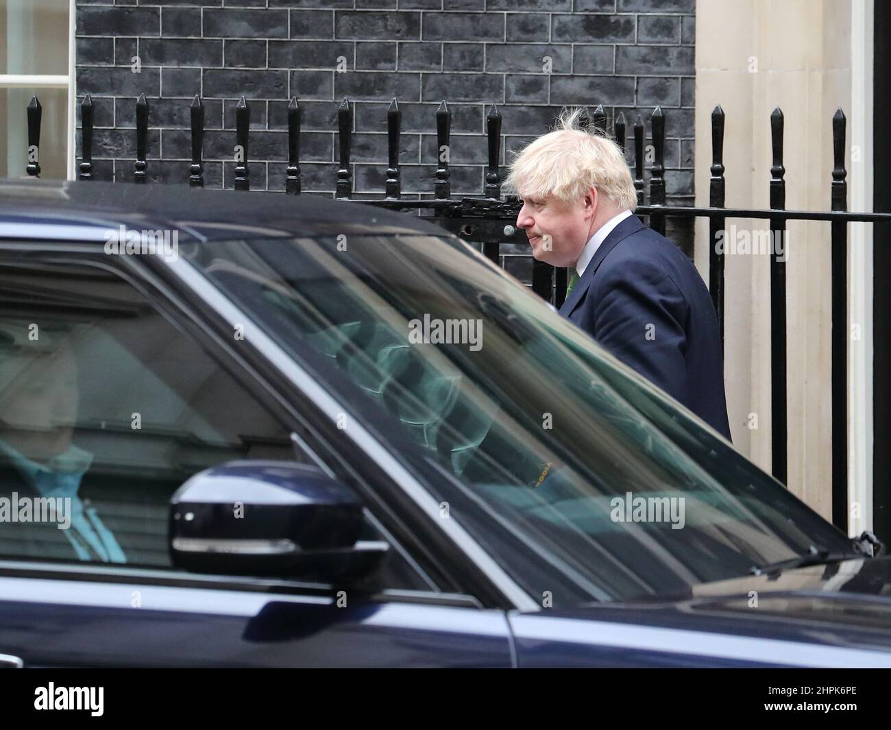 Londres, Royaume-Uni. 22nd févr. 2022. Le Premier ministre Boris Johnson quitte Downing Street après la réunion de la COBRA pour informer le Parlement de l'évolution de la crise en Ukraine. Credit: Uwe Deffner/Alay Live News Banque D'Images
