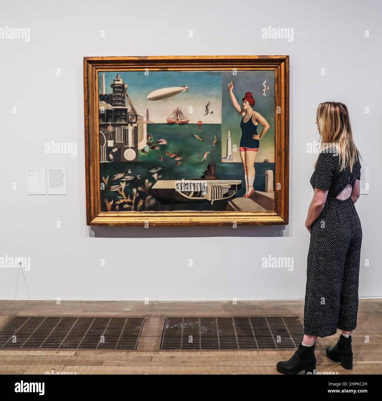 Londres UK 22 février 2022 Kora Harue, UMI The Sea ,1929, Oil on Canvas.cette exposition révolutionnaire s'étend sur 80 ans et 50 pays, élargissant notre compréhension du Surréalisme comme jamais auparavant, avec plus de 150 œuvres allant de la peinture et de la photographie à la sculpture et au film, Beaucoup d'entre eux n'ont jamais été montrés au Royaume-Uni. Paul Quezada-Neiman/Alay Live Nouveau Banque D'Images