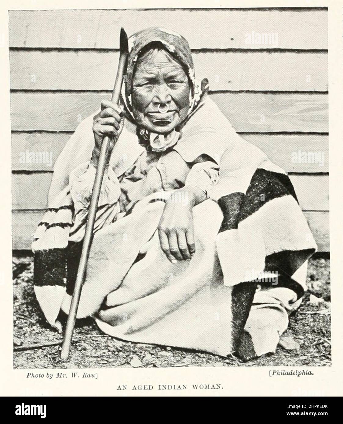 Une femme indienne âgée du livre The Living races of Humen; Volume 2 de Henry Neville Hutchinson, publié à Londres en 1901 par Hutchinson & co Banque D'Images