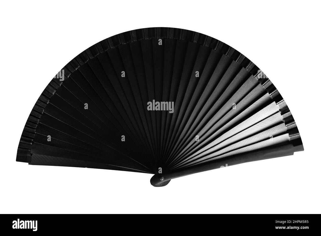 Photo isolée de ventilateur en bois japonais de couleur noire pliante sans peinture sur fond blanc. Banque D'Images