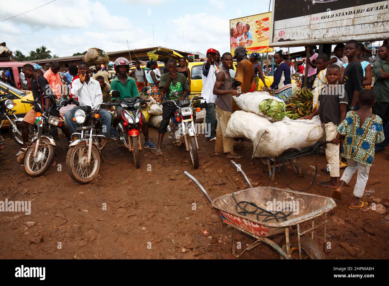 Le pouvoir des femmes des Nations Unies à Monrovia, au Libéria. Le déploiement des unités de police paramilitaires indiennes a été considéré comme la première mission de maintien de la paix par une unité de toutes les femmes dans l'histoire de l'ONU. L'unité des femmes de l'Inde a appuyé la mission de maintien de la paix de la MINUL au Libéria. L'unité spéciale de la police indienne, armée et non armée, est chargée d'appuyer la police libérienne nouvellement créée. Banque D'Images