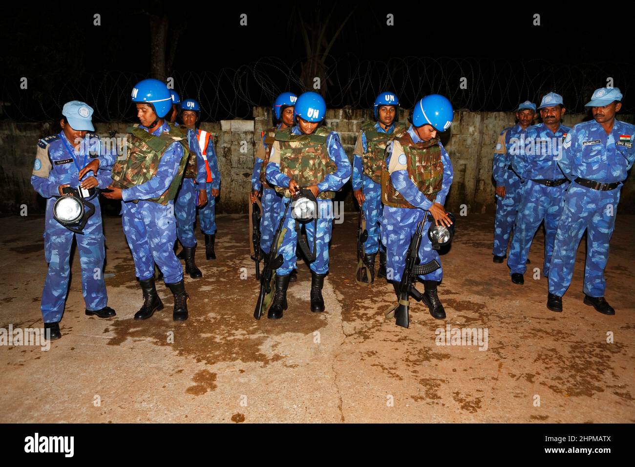 Le pouvoir des femmes des Nations Unies à Monrovia, au Libéria. Le déploiement des unités de police paramilitaires indiennes a été considéré comme la première mission de maintien de la paix par une unité de toutes les femmes dans l'histoire de l'ONU. L'unité des femmes de l'Inde a appuyé la mission de maintien de la paix de la MINUL au Libéria. L'unité spéciale de la police indienne, armée et non armée, est chargée d'appuyer la police libérienne nouvellement créée. Banque D'Images