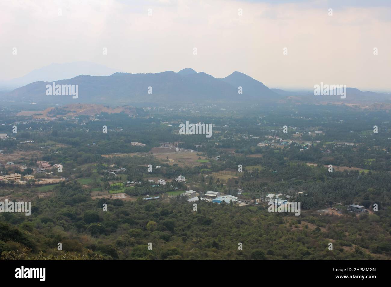 Vue panoramique sur le paysage des plaines de la route de Ghat sur le chemin de Yercaud, Salem, Inde Banque D'Images