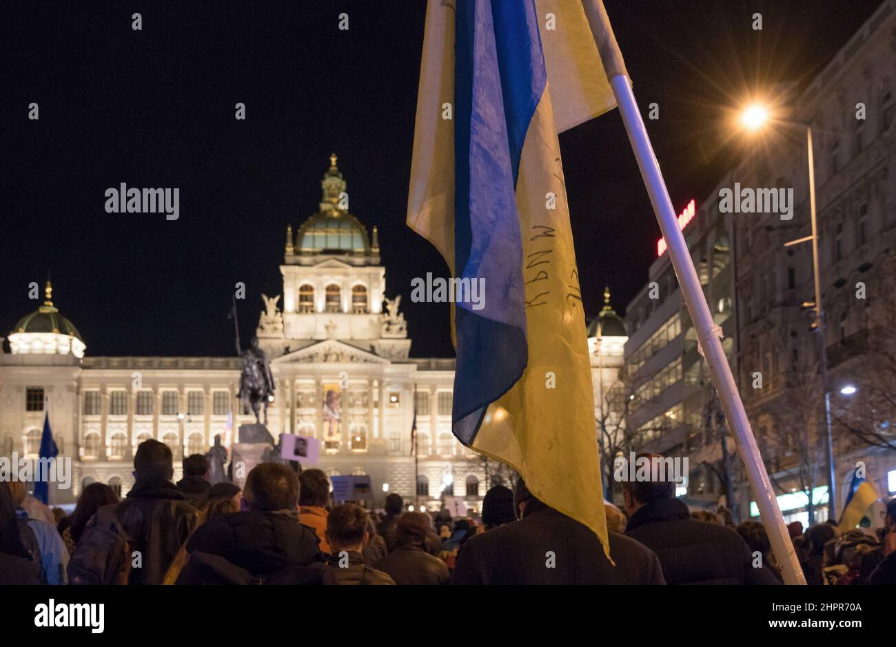 Un rassemblement, auquel ont participé environ 1 000 personnes et organisé par le mouvement million moments et d'autres groupes, a exprimé sa solidarité avec l'Ukraine et ses citi Banque D'Images