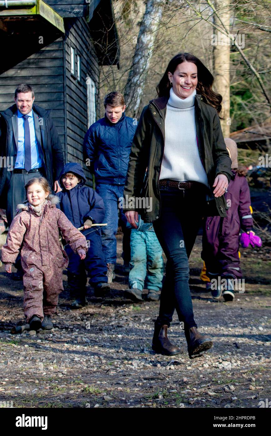 La princesse Catherine, duchesse de Cambridge, quitte la Forest Kindergarten à Ballerup, le 23 février 2022, après une visite officielle au Danemark pour la dernière d'une visite de 2 jours afin de promouvoir son travail sur l'éducation de la petite enfance photo: Albert Nieboer/Netherlands OUT/point de vue OUT Banque D'Images