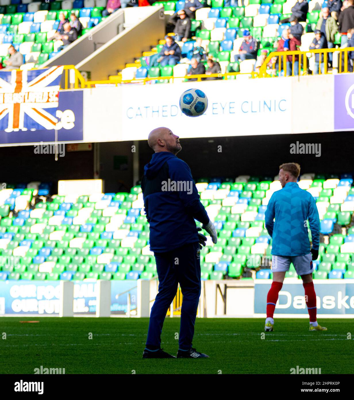 Photos de Linfield contre Dungannon Swinfts dans la Danske Bank Premiership le samedi 30th octobre 2021 à Windsor Park, Belfast. Banque D'Images