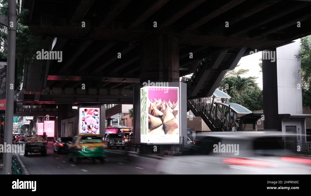 Sous Phloen Chit BTS Skytrain Station Sukhumvit Road Pathum WAN District Bangkok Thaïlande Banque D'Images