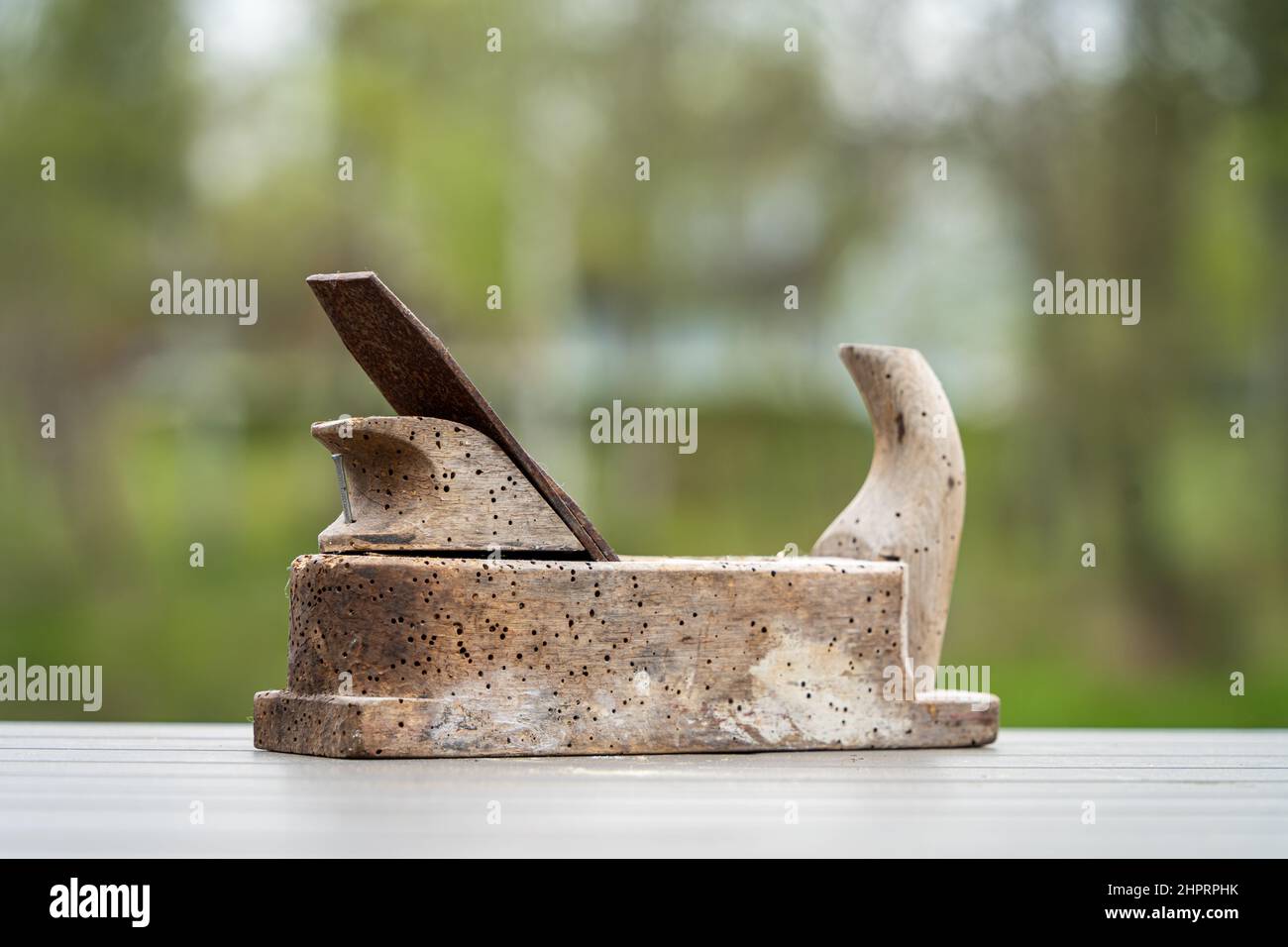 Photo d'une ancienne planeuse en bois pour la transformation du bois. Banque D'Images