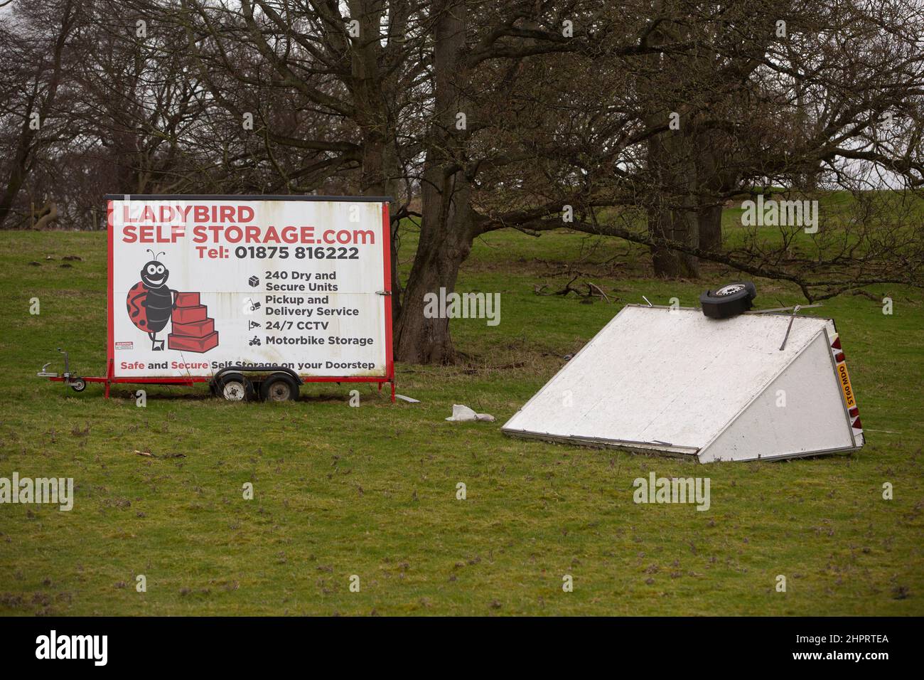 ÉDIMBOURG, le 23rd février 2022. Le temps à Édimbourg. Écosse. Une publicité a été diffusée en raison du vent. Pic Credit: Pako Mera/Alay Live News Banque D'Images