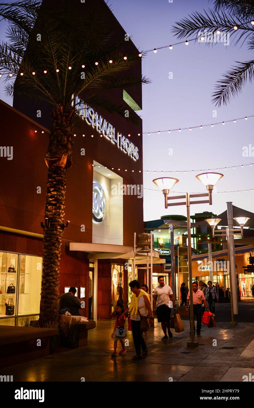 Las Vegas Premium Outlets North est un centre commercial de 540 000 mètres carrés situé près du centre-ville de Las Vegas Banque D'Images