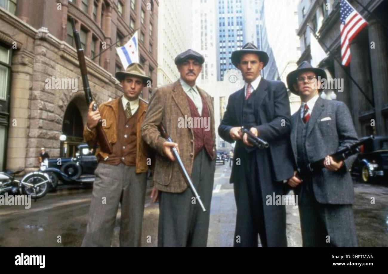THE UNTOUCHABLES 1987 Paramount Pictures film avec de gauche: Andy Garcia, Sean Connery, Kevin Costner, Charles Martin Smith Banque D'Images