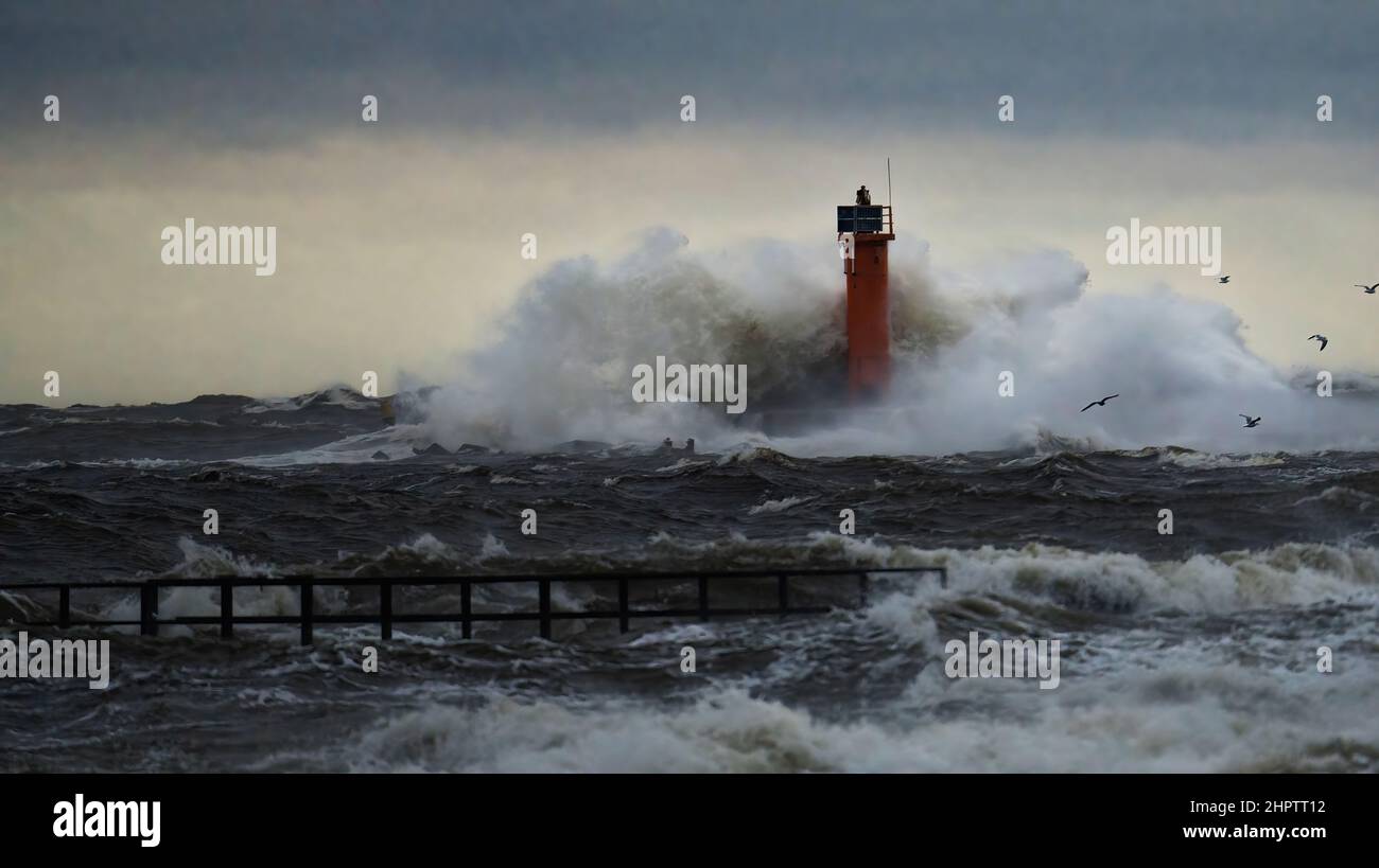 Grande tempête près d'un phare Banque D'Images