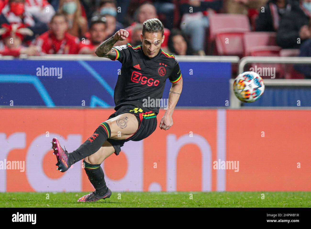 LISBONNE, PORTUGAL - FÉVRIER 23 : Antony of Ajax lors du match de l'UEFA Champions League entre SL Benfica et AFC Ajax à Estadio do SL Benfica le 23 février 2022 à Lisbonne, Portugal (photo de Peter sous/Orange Pictures) Banque D'Images