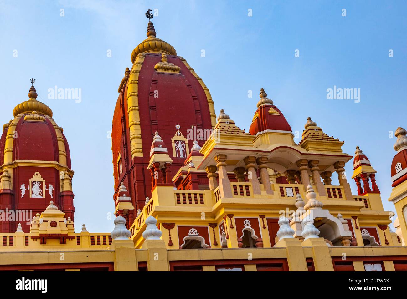 Digambar Jain Shri Lal Mandir à Delhi sous ciel bleu Banque D'Images