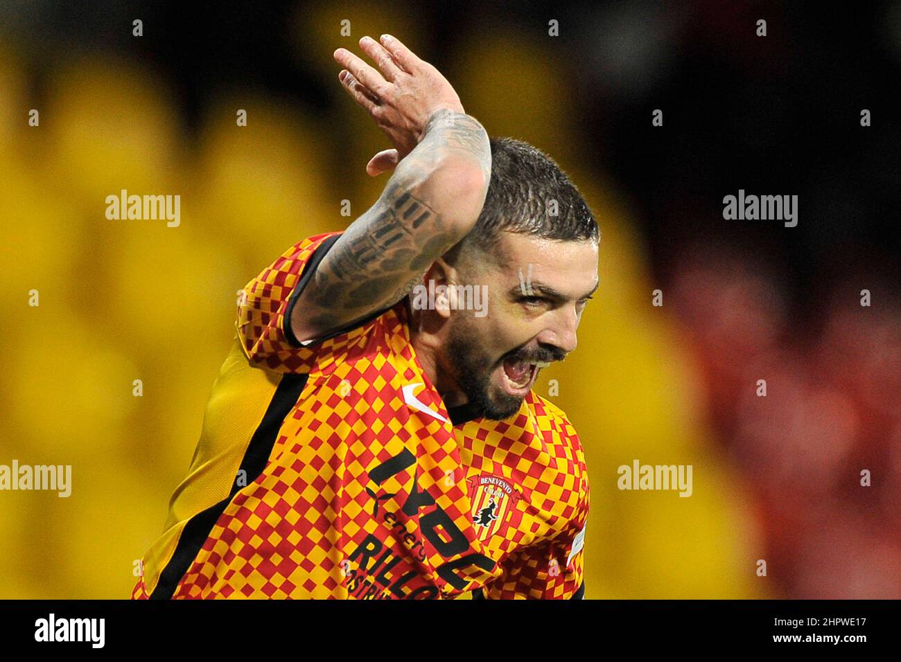 Benevento, Italie. 23rd févr. 2022. Francesco forte joueur de Benevento, pendant le match du championnat italien de la série B entre Benevento vs Como résultat final, Benevento 5, Como 0, match joué au stade Ciro Vigorito. Benevento, Italie, 23 février 2022. (Photo par Vincenzo Izzo/Sipa USA) crédit: SIPA USA/Alay Live News Banque D'Images