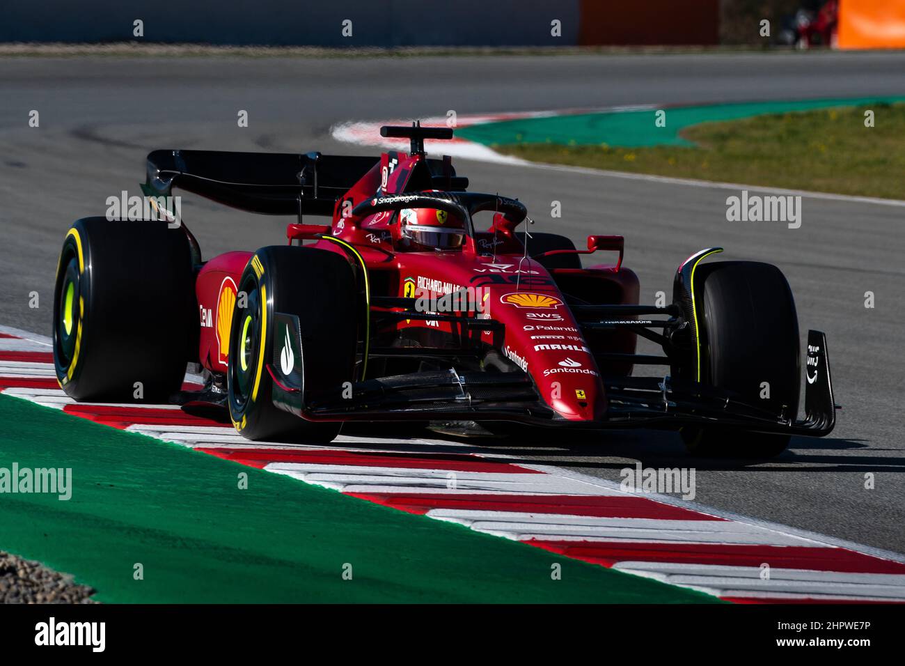 Barcelone/Espagne - 23/02/2022 - #16 Charles Leclerc (MCO) dans sa Ferrari F1-75 pendant la première journée d'essais pré-saison pour la saison 2022 Banque D'Images