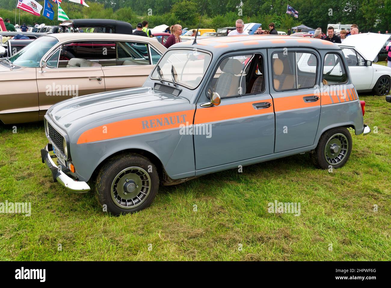 Westbury, Wiltshire, Royaume-Uni - septembre 5 2021 : voiture de domaine 5 portes Renault 4 GTL 1985 au White Horse Classic and Vintage car Show 2021 Banque D'Images