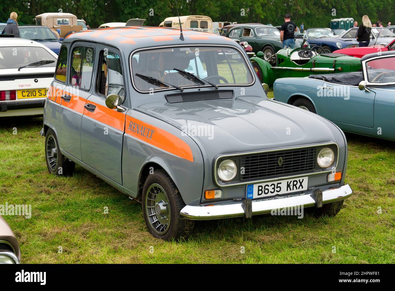 Westbury, Wiltshire, Royaume-Uni - septembre 5 2021 : voiture de domaine 5 portes Renault 4 GTL 1985 au White Horse Classic and Vintage car Show 2021 Banque D'Images