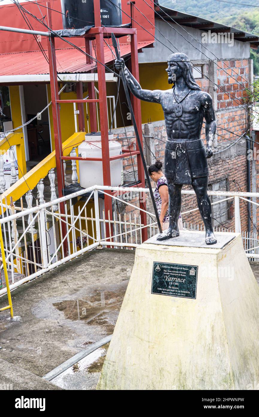 Statue de Yarrince, caséique du groupe ethnique autochtone Boaco qui a mené son peuple contre les Espagnols;. Il a été capturé et tué en 1780. Banque D'Images