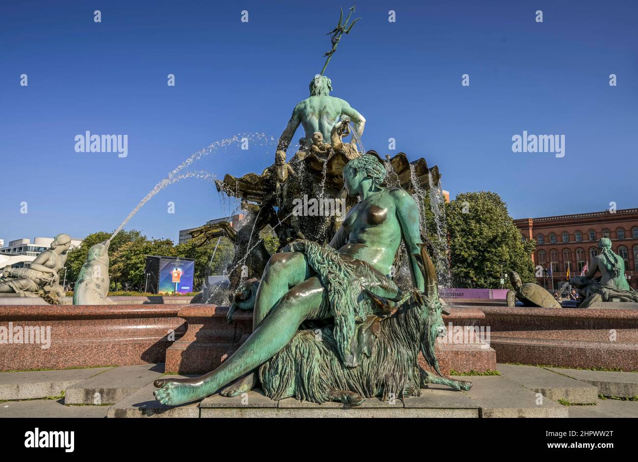 Fontaine de Neptune, Alexanderplatz, Mitte, Berlin, Allemagne Banque D'Images