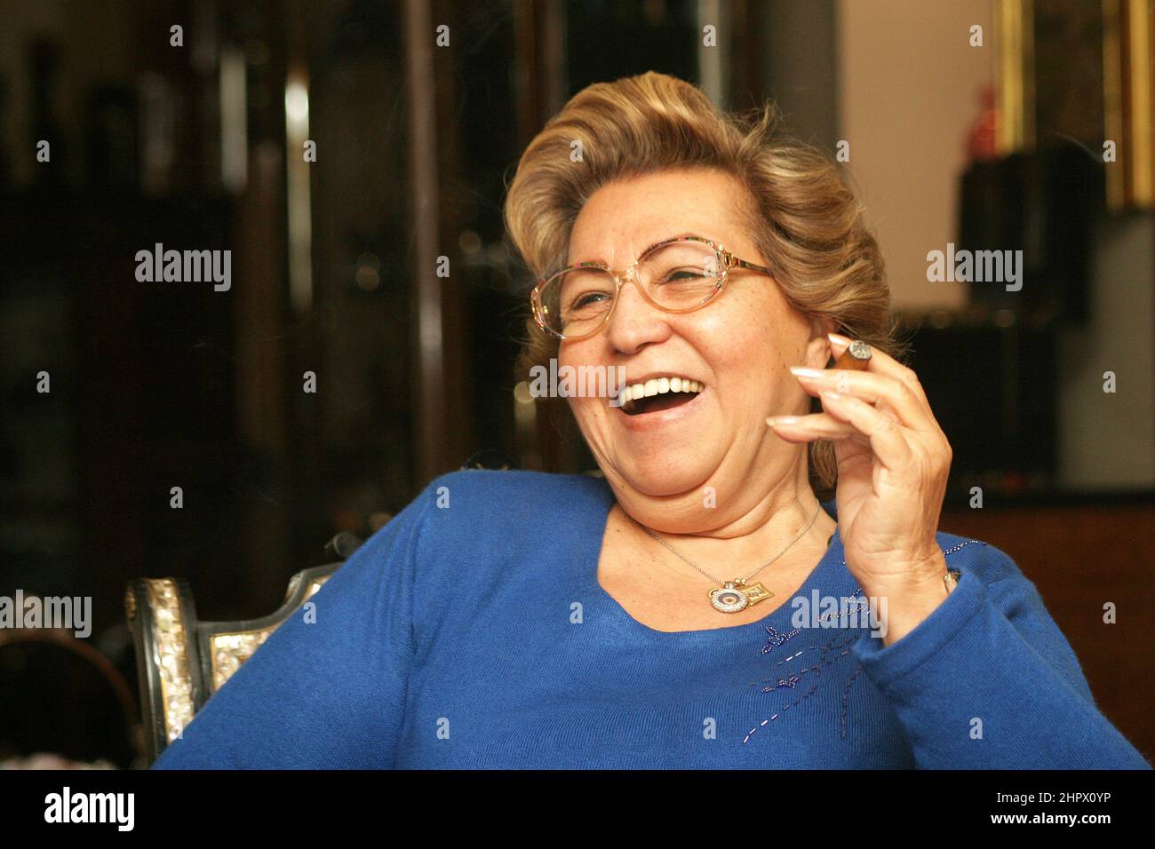 ISTANBUL, TURQUIE - JANVIER 23 : portrait de l'ancienne première dame de Turquie et de l'ancienne femme de l'ancien Premier ministre turc Turgut Ozal, Semra Ozal, le 23 janvier 2006 à Istanbul, Turquie. Banque D'Images