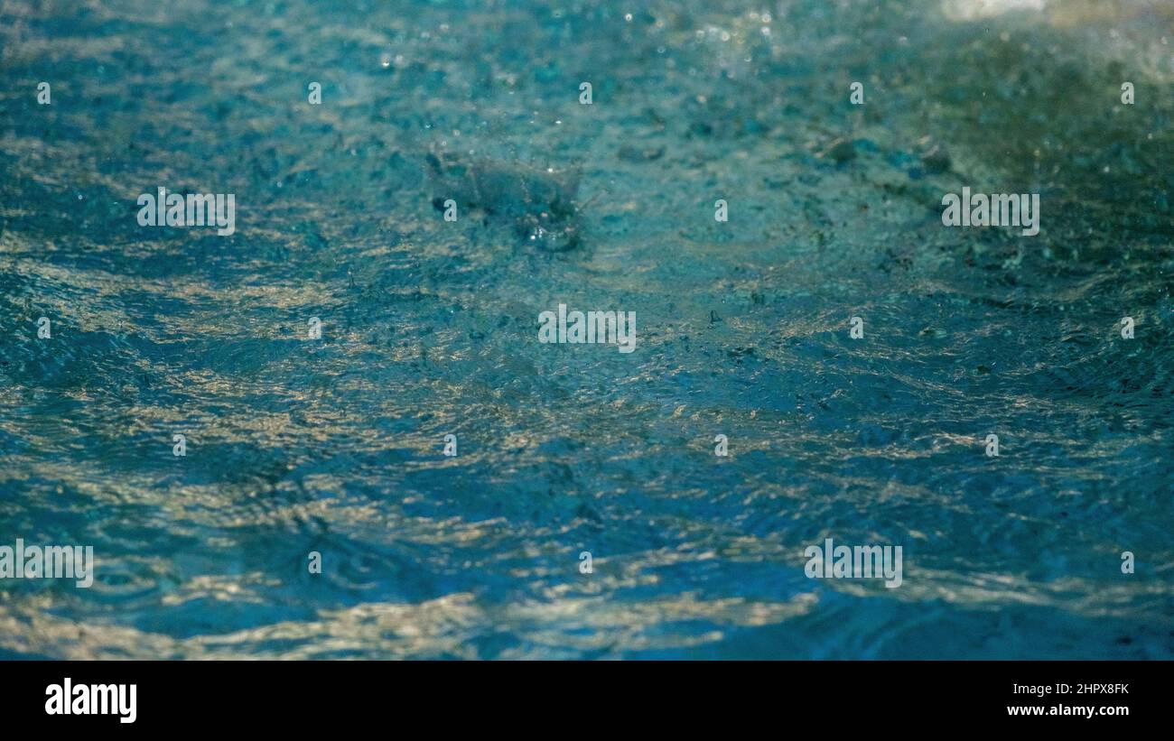 bleu et vert de mouvement de fontaine Banque D'Images