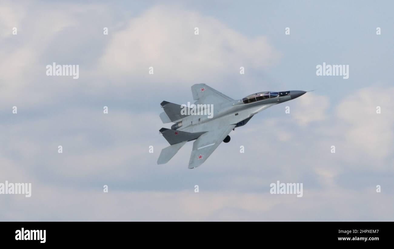 L'Armée de l'air russe Mikoyan MiG-25 Foxbat PU s'envolent en l'aéro