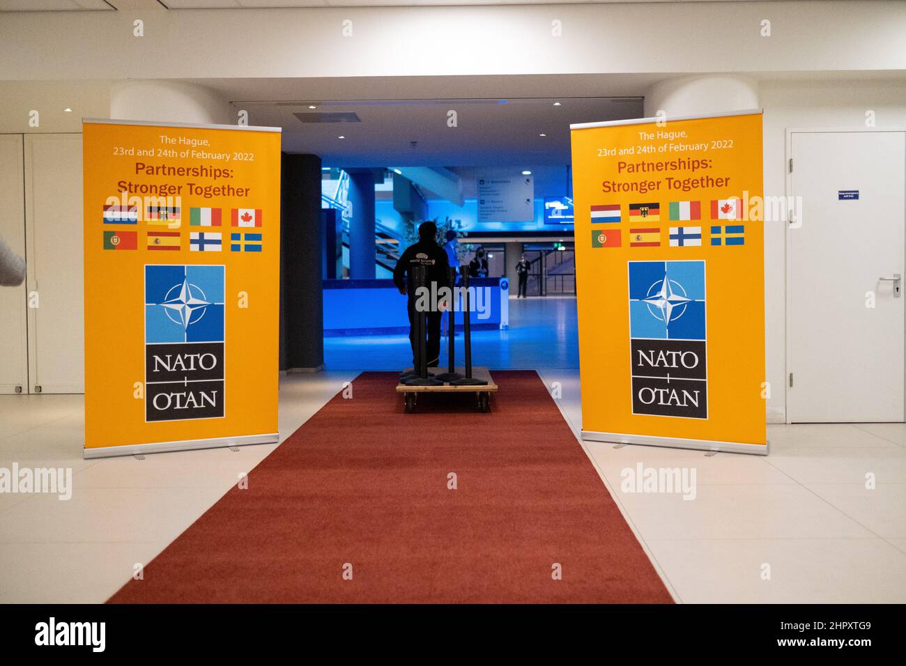 Pays-Bas, la Haye le 23/02/2022. Séminaire de l'OTAN avec le Premier ministre néerlandais Mark Rutte et le Secrétaire général de l'OTAN Jens Stoltenberg i Banque D'Images Pays-Bas, la Haye le 23/02/2022. Séminaire de l'OTAN avec le Premier ministre néerlandais Mark Rutte et le Secrétaire général de l'OTAN Jens Stoltenberg i Banque D'Images