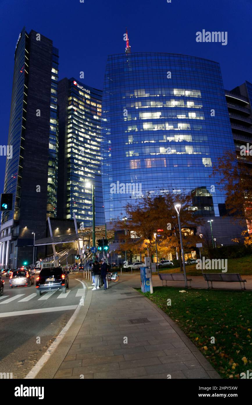 Quartier de Porta Nuova dans la soirée, centre ville de Milan, Lombardie, Italie, Europe Banque D'Images