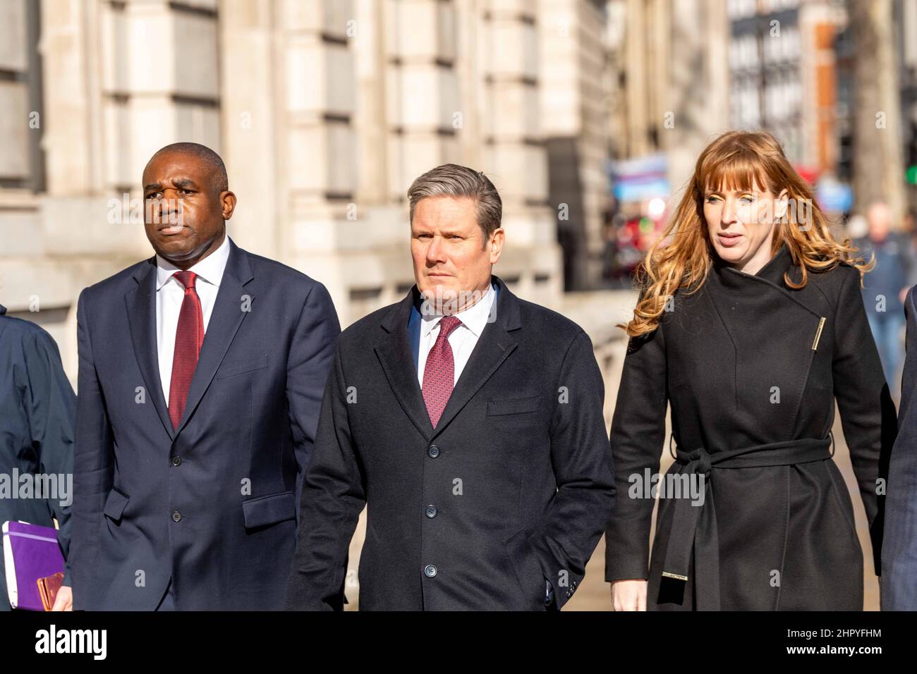 Londres, Royaume-Uni. 24th févr. 2022. Les chefs de l'opposition au bureau du Cabinet pour un exposé sur la situation en Ukraine. David Lammy, Shadow Foreign Secretary, Kier Starmer, leader du parti travailliste, Angela Rayner leader adjoint, Credit: Ian Davidson/Alay Live News Banque D'Images