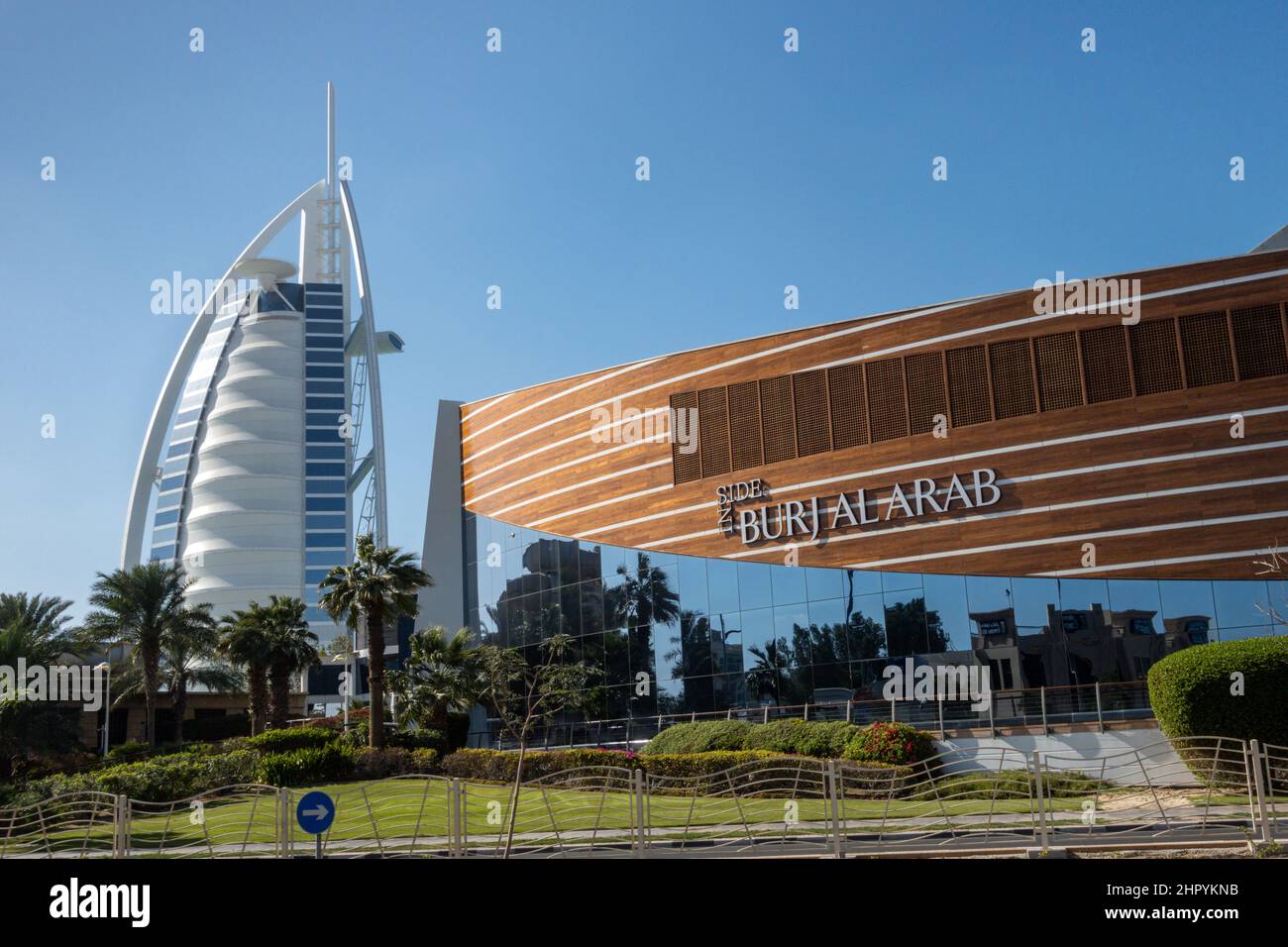 Bureau de réservation pour Burj Al Arab tours à l'hôtel Jumeirah Beach, Dubaï Banque D'Images