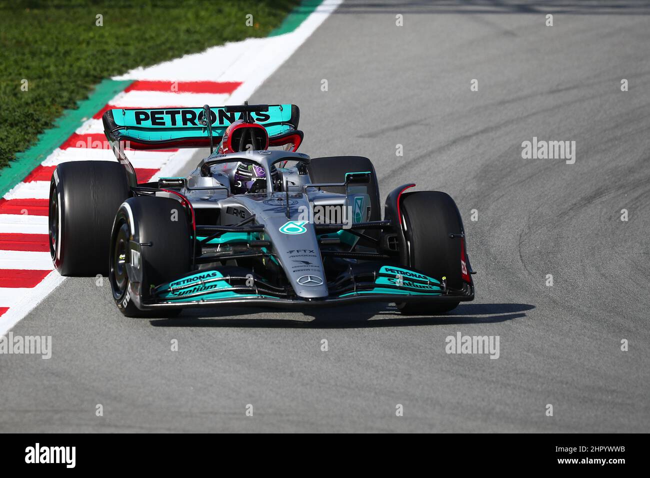 Barcelone, Espagne. Le 24 Février 2022, Lewis Hamilton De Mercedes AMG ...