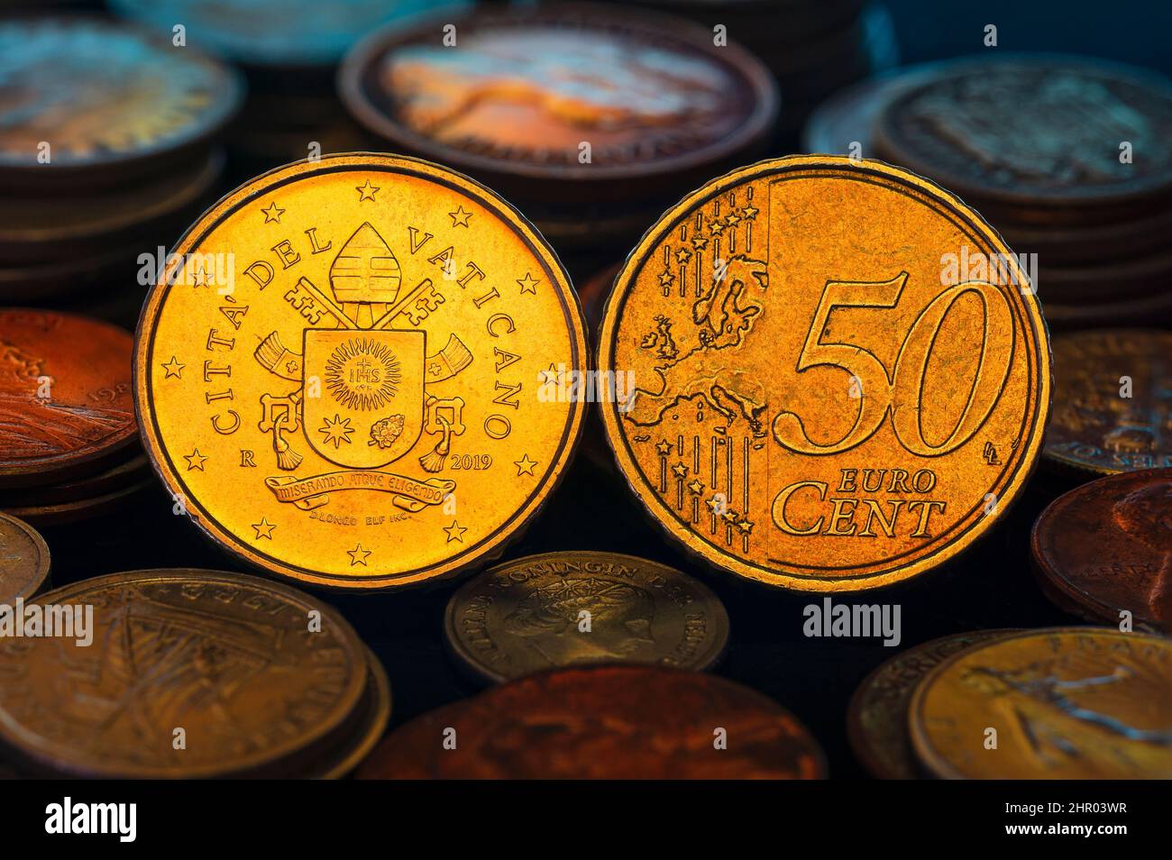 Vatican 50 cents EUR coin Cita del Vaticano gros plan Banque D'Images