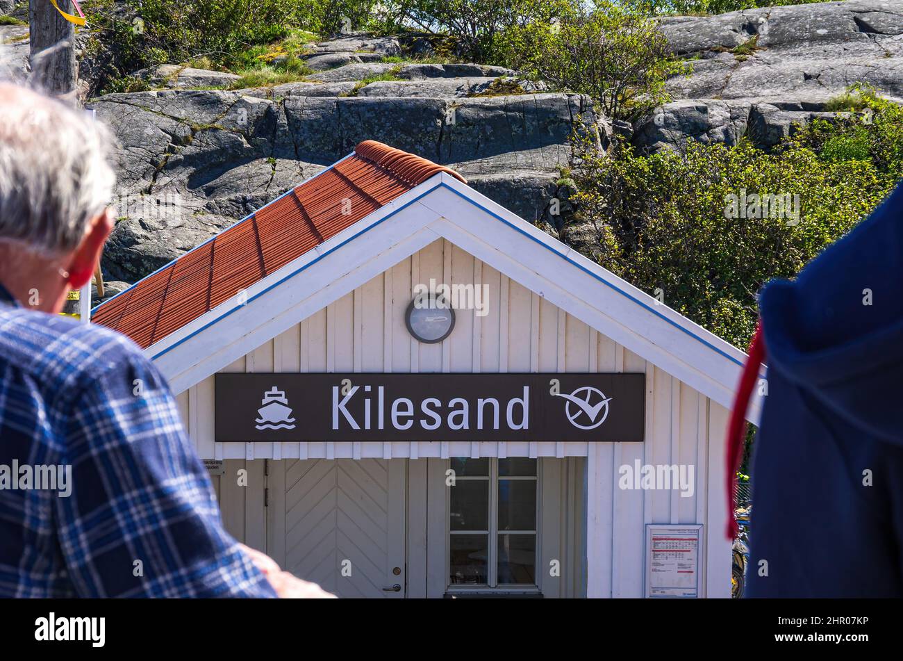 Arrivée du ferry au niveau de l'atterrissage de Kilesand, île de Koster Sud, près de Strömstad, Bohuslän, Västra Götalands län, Suède, 11 août 2016. Banque D'Images
