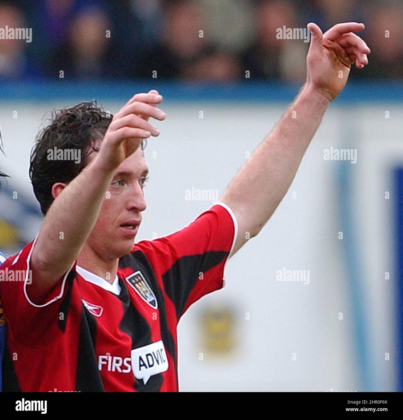 PORTSMOUTH V MANCHESTER CITY ROBBIE FOWLER PIC MIKE WALKER, 2004 Banque D'Images