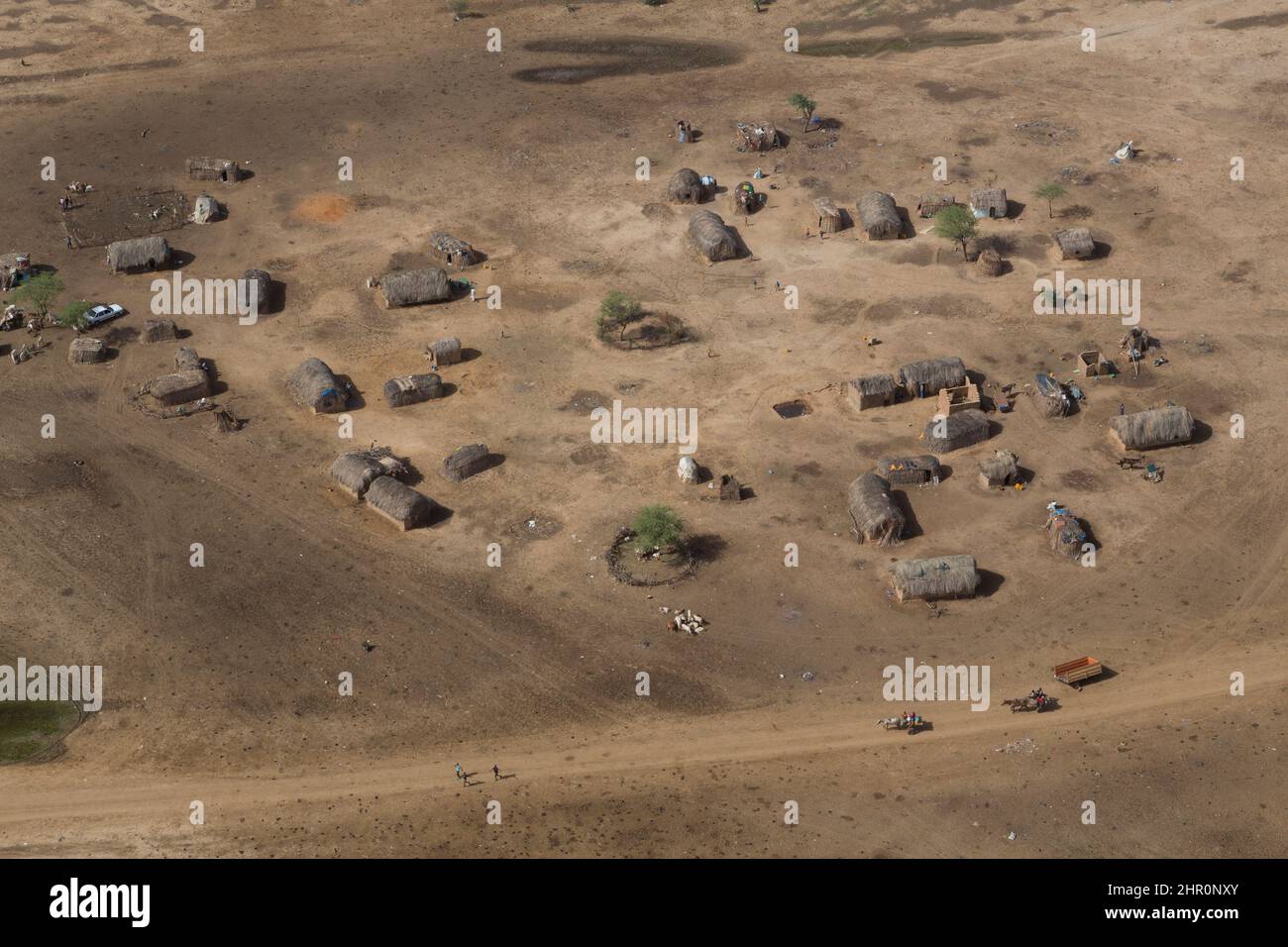 Village isolé frappé par la sécheresse dans le nord du Sénégal, en Afrique de l'Ouest. Banque D'Images